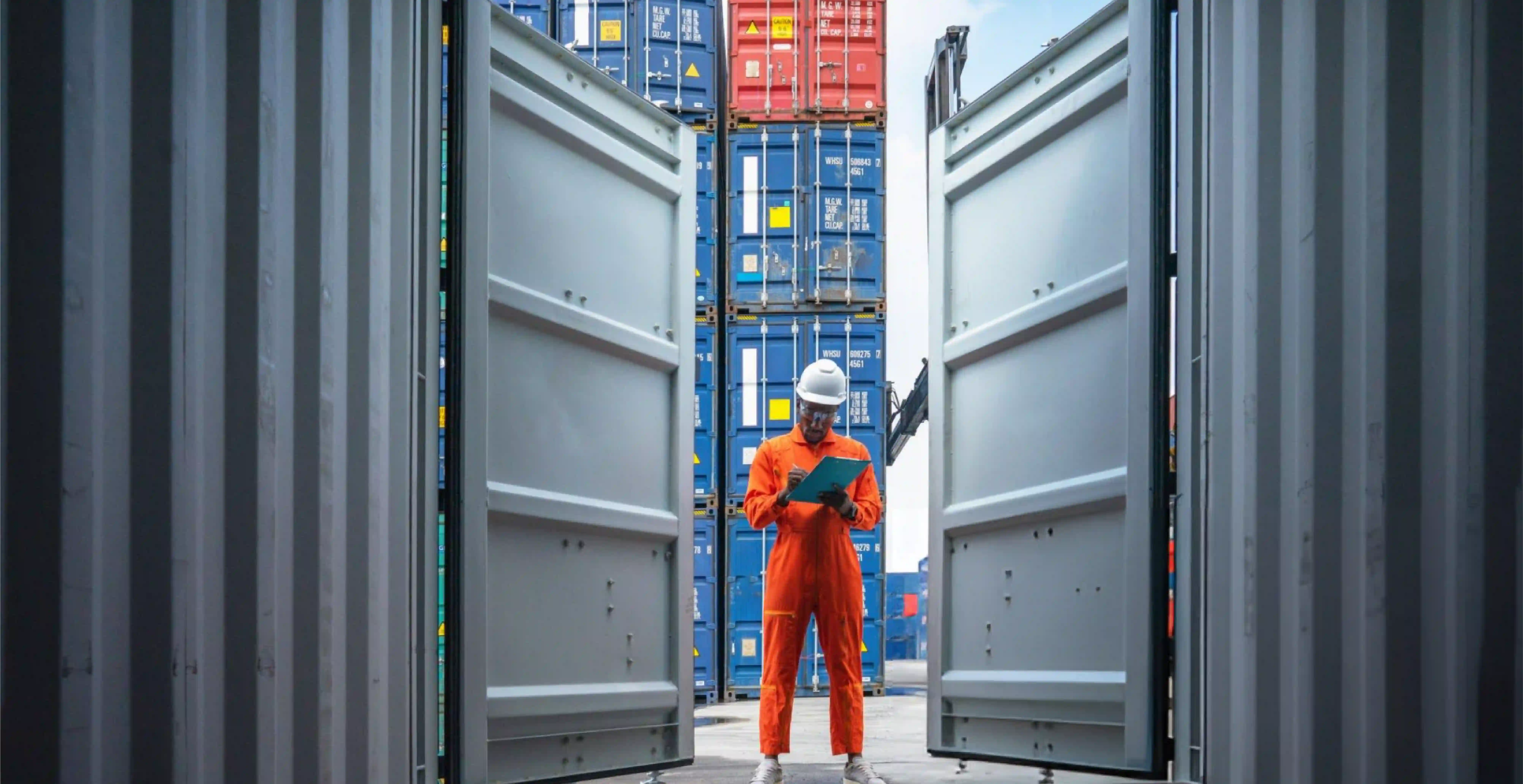 Understanding Door-to-Door and Port-to-Port Methods in International Shipping