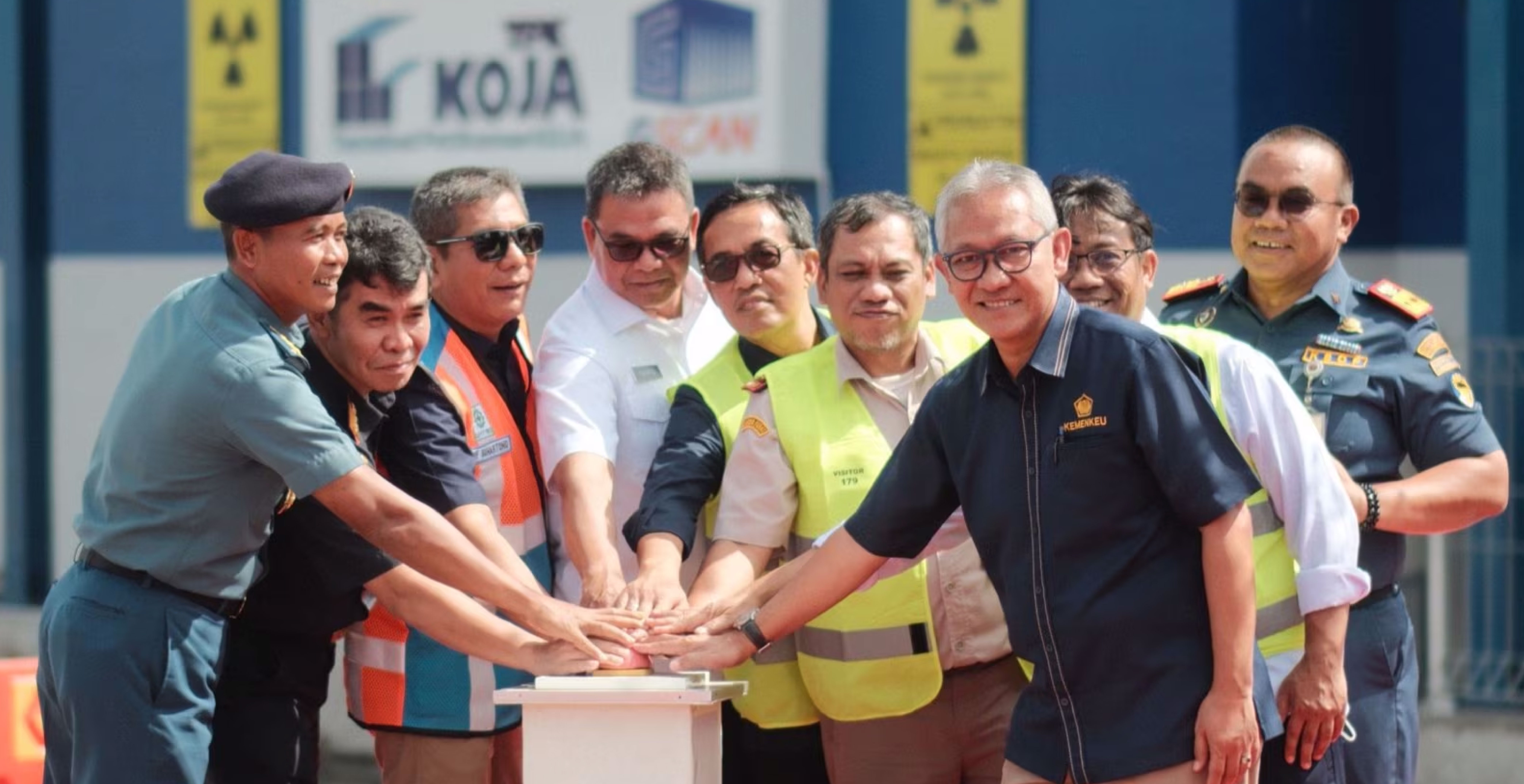 Dirjen Bea Cukai Peresmian alat pemindai kontainer 